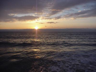 un coucher de soleil 